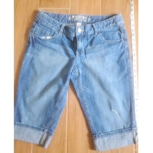 Massimo Boyfriend Capri-Cut Jeans